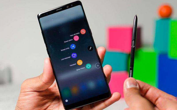 Первый обзор Samsung Galaxy Note 8: монстр обновлён и безопасен